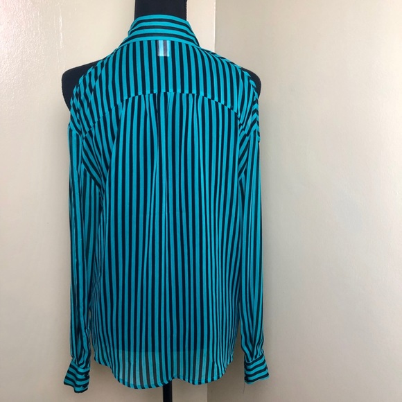 Cold shoulder button up striped collared blouse - Picture 3 of 4